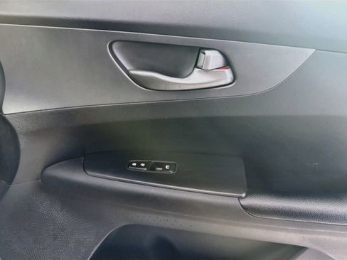 Used 2021 Kia Forte LXS FWD image 31