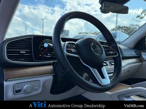Certified 2022 Mercedes-Benz GLS 450 4MATIC image 17