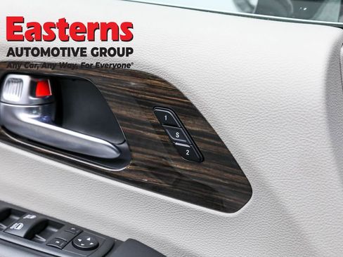 Used 2023 Chrysler Pacifica Limited image 23