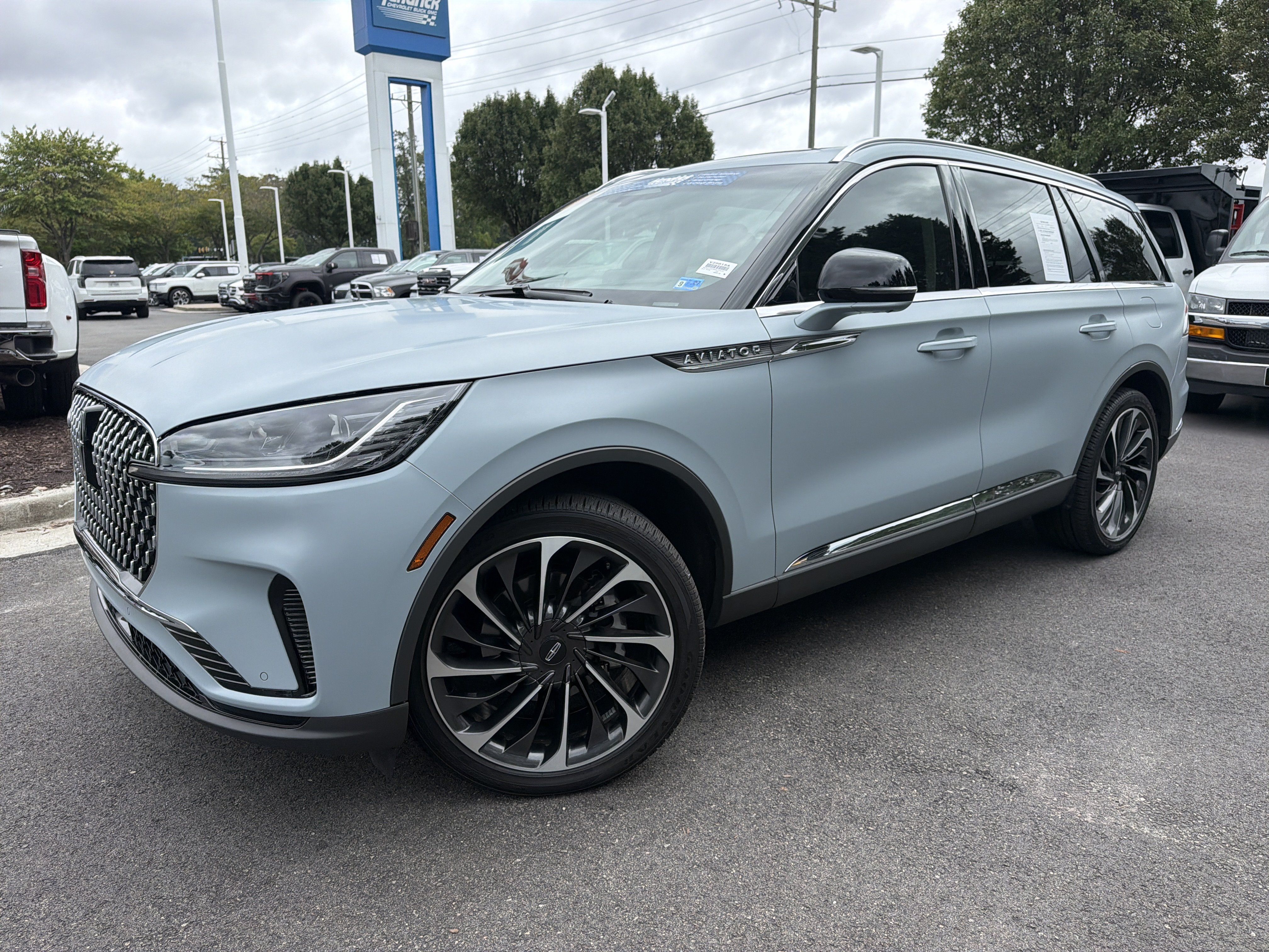 Used 2025 Lincoln Aviator Reserve w/ Equipment Group 201A AWD/4WD image 5
