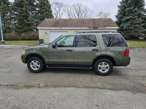 Used 2004 Ford Explorer XLT image 6