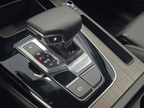 Certified 2025 Audi Q5 2.0T Premium Plus image 17