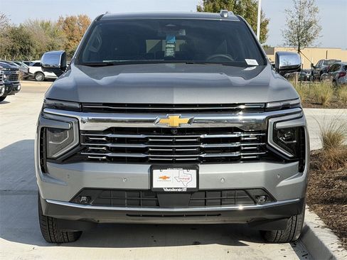 New 2026 Chevrolet Suburban Premier image 8