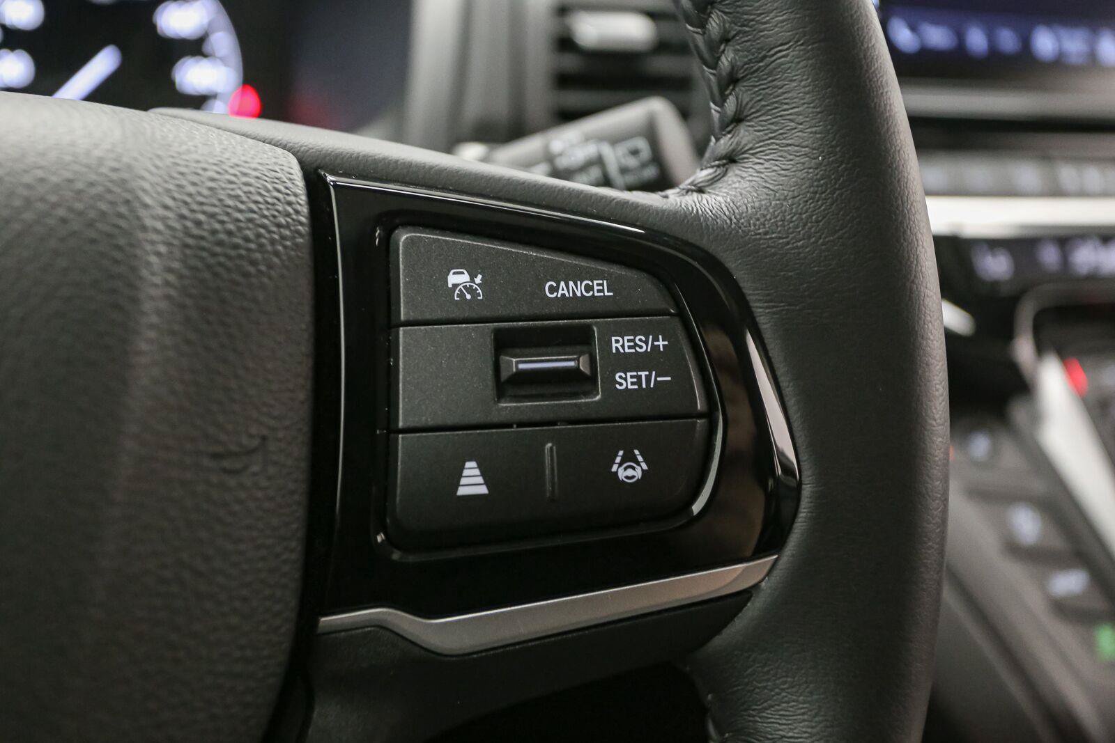 Used 2025 Honda Odyssey EX-L image 32