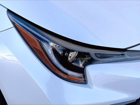 Used 2021 Toyota Corolla XSE image 27
