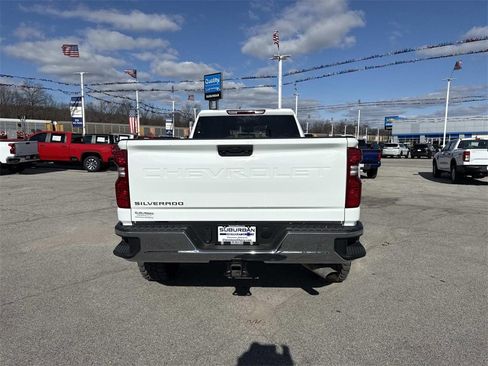 Used 2024 Chevrolet Silverado 2500 LT w/ Convenience Package image 4