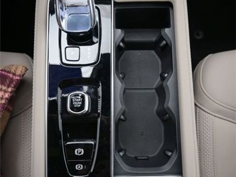 New 2026 Volvo XC90 B6 Plus w/ Protection Package Premier image 11