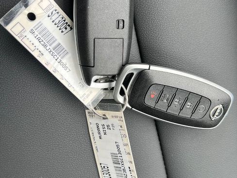 Used 2025 Nissan Murano SV FWD image 16