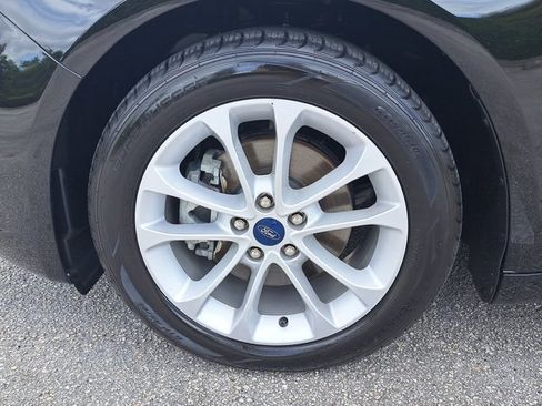 Certified 2020 Ford Fusion SE image 4