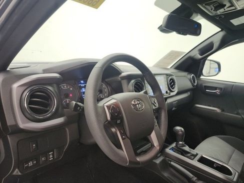 Used 2023 Toyota Tacoma TRD Off-Road image 18