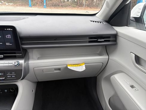 Used 2025 Hyundai Kona SEL image 35