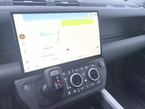 New 2026 Land Rover Defender 110 X-Dynamic SE image 10