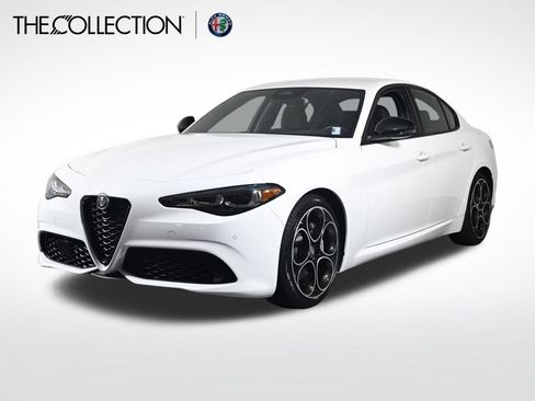 Used 2025 Alfa Romeo Giulia w/ Driving Assist Package RWD image 1