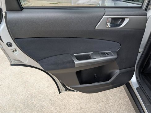 Used 2011 Subaru Forester 2.5X Touring w/ Rugged Pkg 1F AWD/4WD image 10