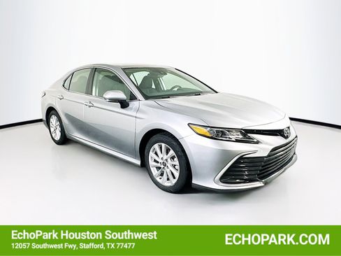 Used 2024 Toyota Camry LE w/ Convenience Package image 1