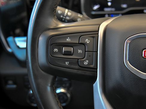 Used 2025 GMC Sierra 1500 SLT AWD/4WD image 34