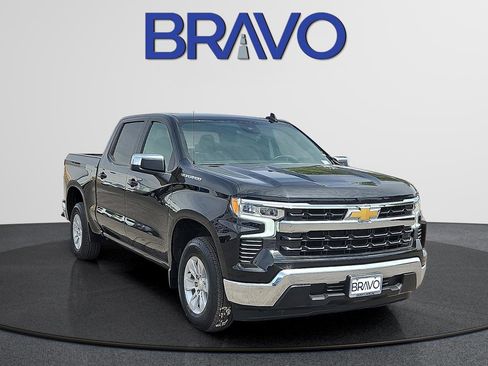 Used 2025 Chevrolet Silverado 1500 LT image 2