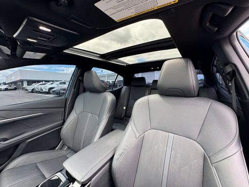 Used 2025 Toyota Camry XSE FWD image 17