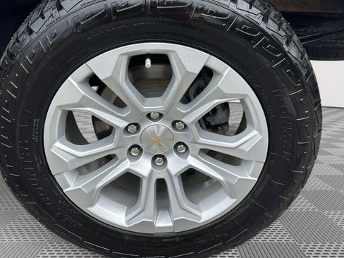 Used 2023 Chevrolet Silverado 1500 LTZ AWD/4WD image 33