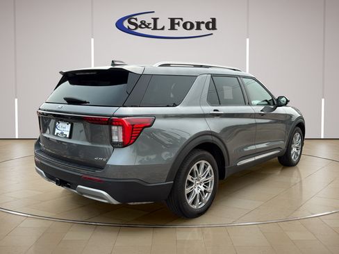 Certified 2026 Ford Explorer Platinum AWD/4WD image 7