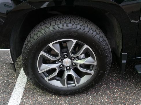 Used 2024 Chevrolet Silverado 1500 LT image 8