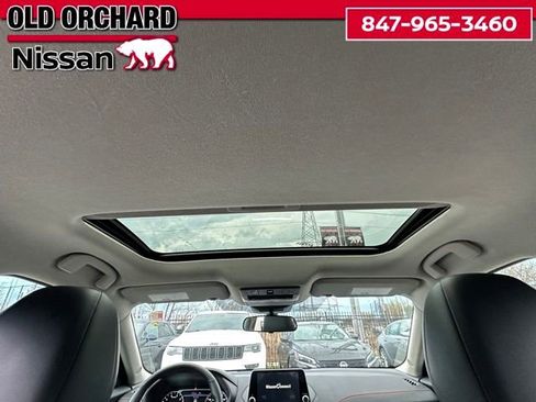 Used 2023 Nissan Sentra SR w/ SR Premium Package FWD image 12