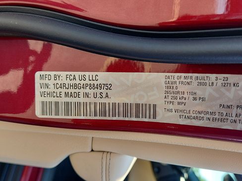 Used 2023 Jeep Grand Cherokee Limited w/ Luxury Tech Group II AWD/4WD image 25