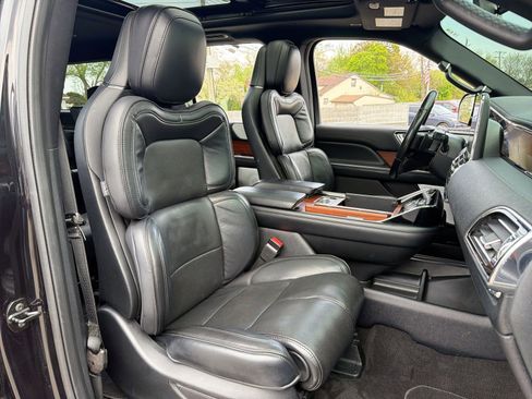 Used 2019 Lincoln Navigator L Reserve AWD/4WD image 27