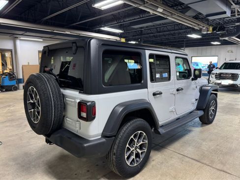 Used 2024 Jeep Wrangler Sport S image 4