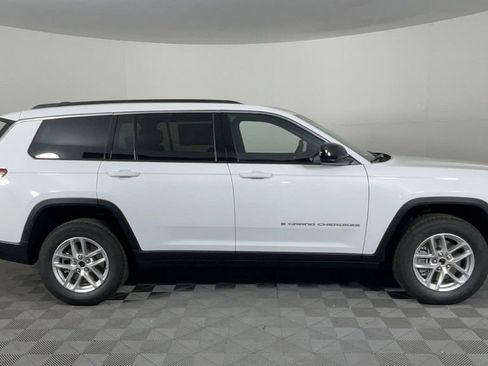 New 2025 Jeep Grand Cherokee L Laredo image 3