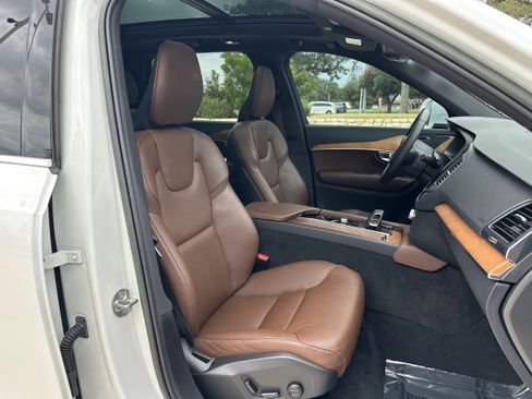 Certified 2023 Volvo XC90 B6 Core w/ Climate Package image 10