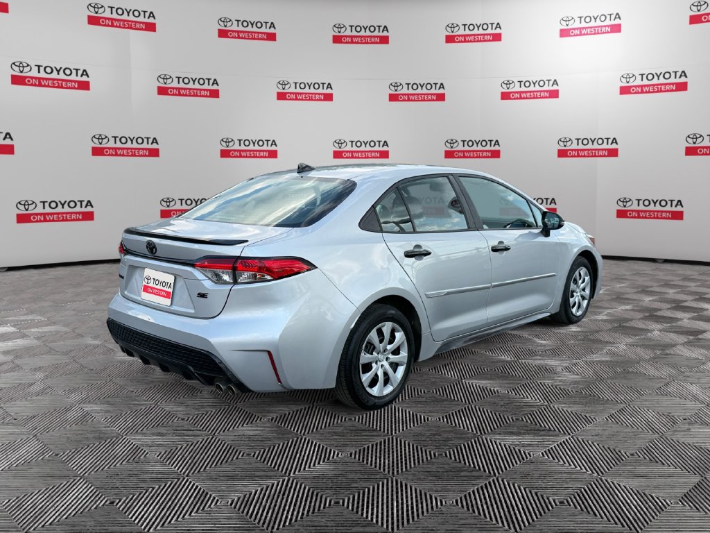 Used 2022 Toyota Corolla SE FWD image 5
