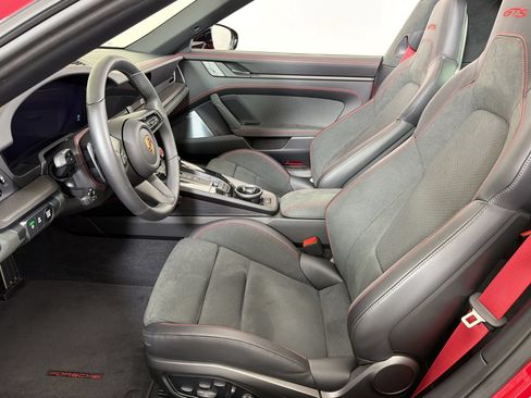 Certified 2025 Porsche 911 Targa 4 GTS AWD/4WD image 5