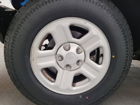 Used 2016 Jeep Wrangler Unlimited Sport image 31