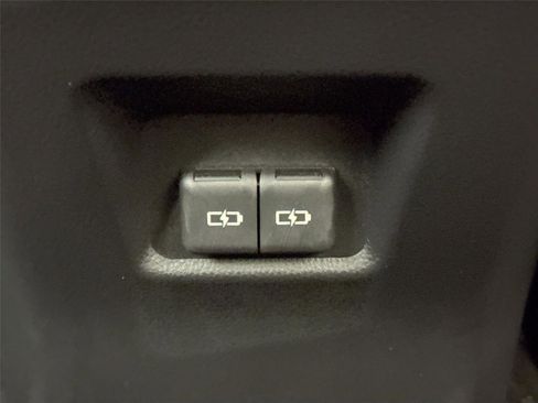 Certified 2023 Toyota RAV4 XLE Premium image 40