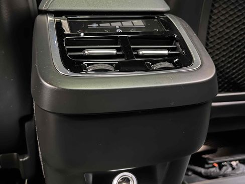 Used 2020 Volvo XC60 T5 R-Design image 29