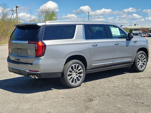New 2026 GMC Yukon XL Denali w/ Sun & Power Step Package AWD/4WD image 7