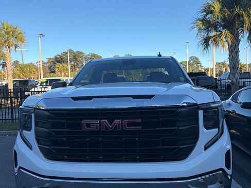 Used 2024 GMC Sierra 1500 Pro w/ Pro Value Package image 2