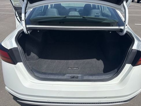 Used 2024 Nissan Altima 2.5 S FWD image 24