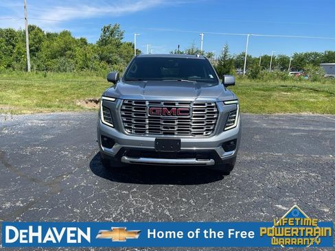 Used 2025 GMC Yukon XL Denali AWD/4WD image 9
