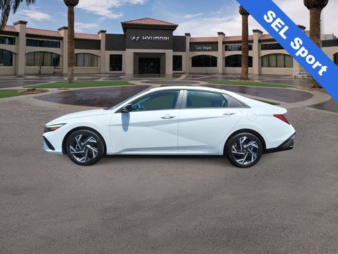 Certified 2025 Hyundai Elantra Sport FWD image 5