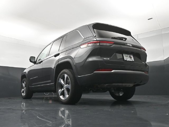 New 2026 Jeep Grand Cherokee Limited w/ Trailer Tow Package AWD/4WD image 22