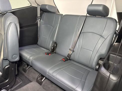 Used 2020 Buick Enclave Essence image 27