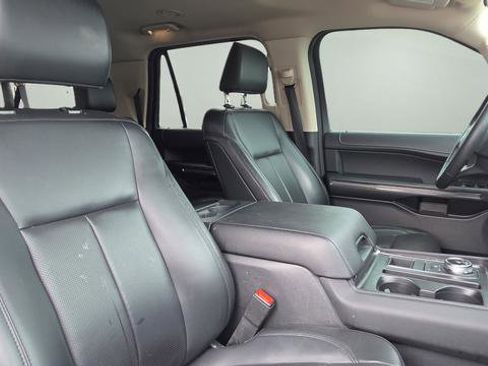 Used 2022 Ford Expedition Max XLT image 15