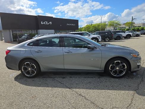 Used 2023 Chevrolet Malibu LT FWD image 2