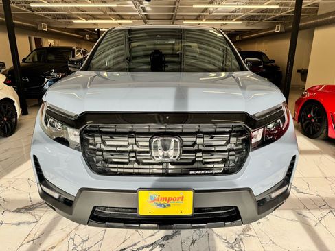 Used 2025 Honda Ridgeline Black Edition image 2