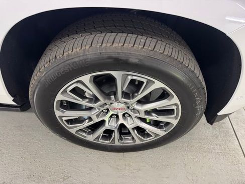 New 2026 GMC Yukon Denali image 4