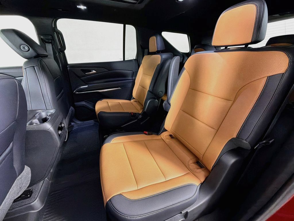 New 2027 Chevrolet Traverse Z71 w/ LPO, Floor Liner Package AWD/4WD image 18