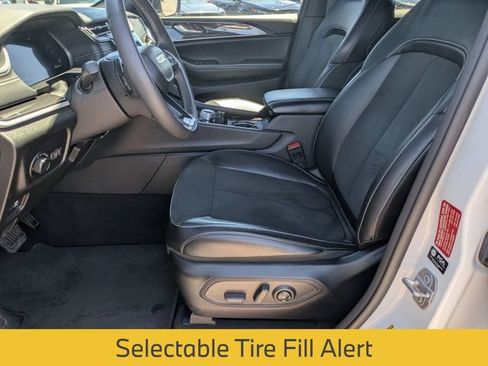 Used 2023 Jeep Grand Cherokee Altitude AWD/4WD image 15