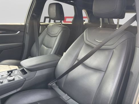 Used 2025 Cadillac XT5 Premium Luxury w/ Technology Package FWD image 11